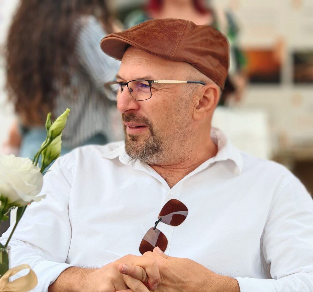 TABLETA DE MIERCURI: Pompiliu ALEXANDRU – Încă nu s-a atins masa critică