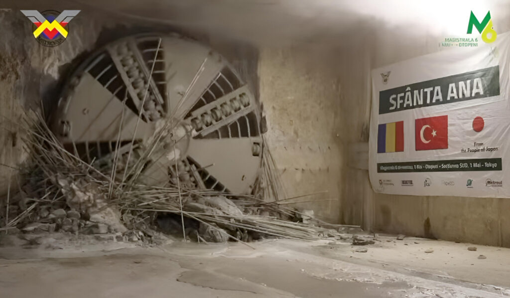 VIDEO | Cârtița “Sfânta Ana” a străpuns azi peretele viitoarei stații Aeroport Băneasa de pe M6, metroul spre Otopeni, după un drum de 4 luni. Pe linia 2 sapă tunel „Sfânta Maria”